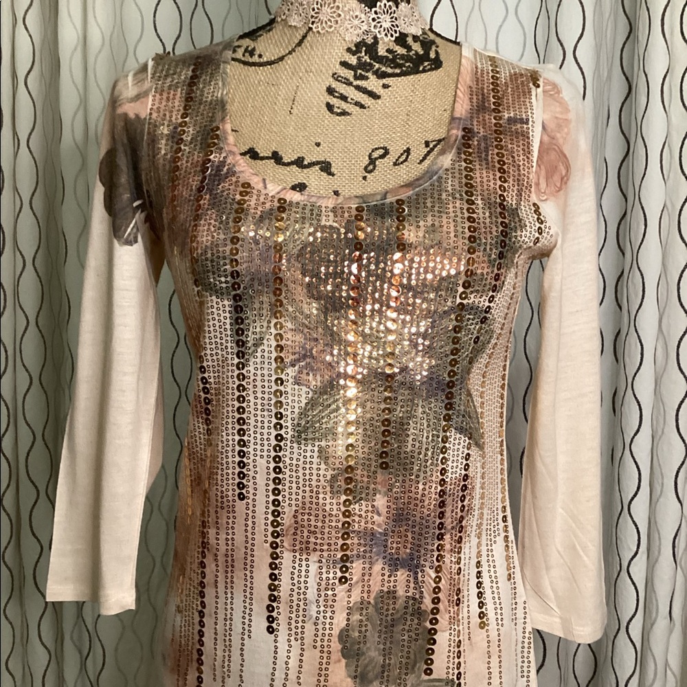 EUC Daytrip Burnout Sequined Long Sleeve Hi/Low T Shirt SZ M
